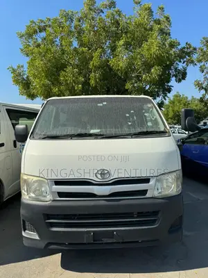 Toyota HiAce 2011 White