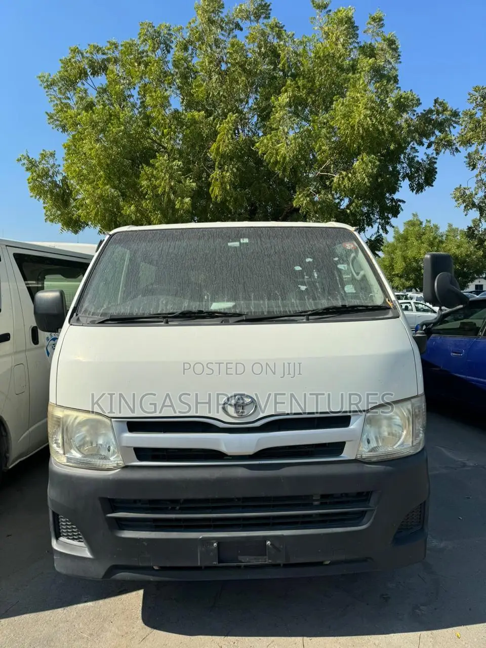 Toyota HiAce 2011 White