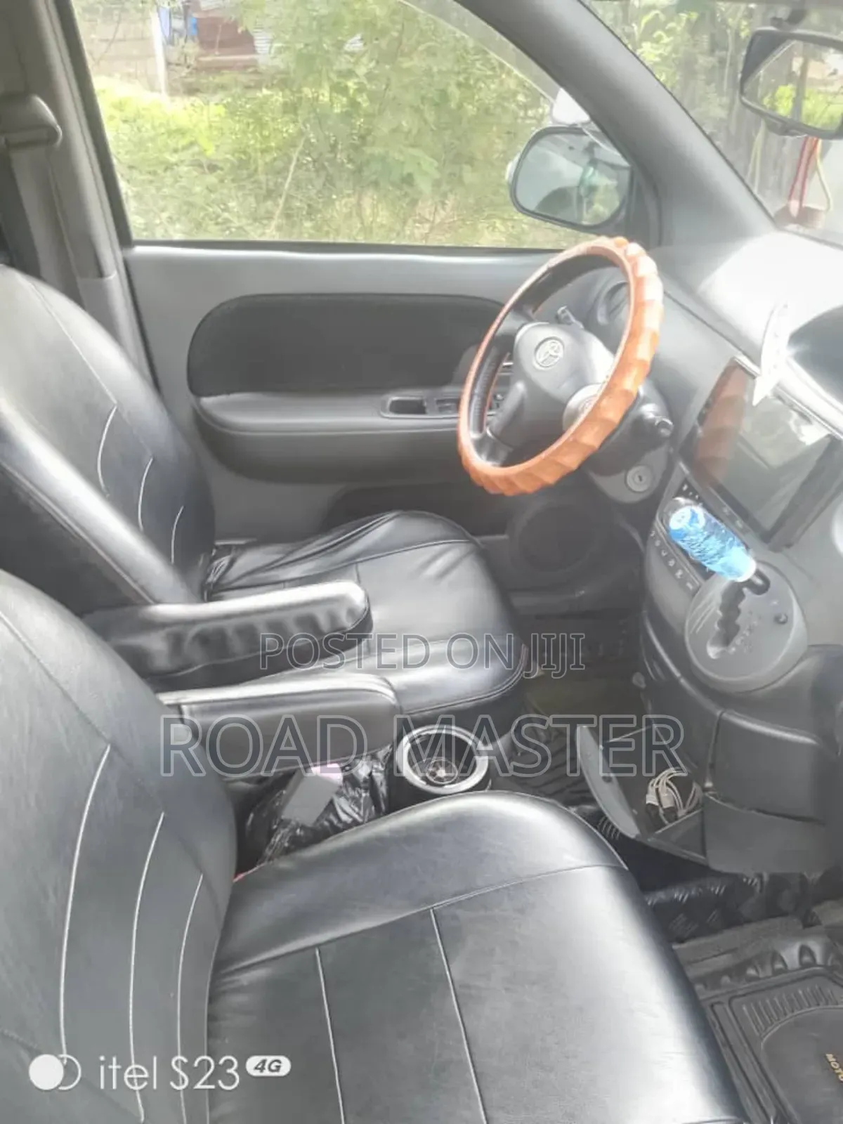 Toyota Sienta 2013 Black