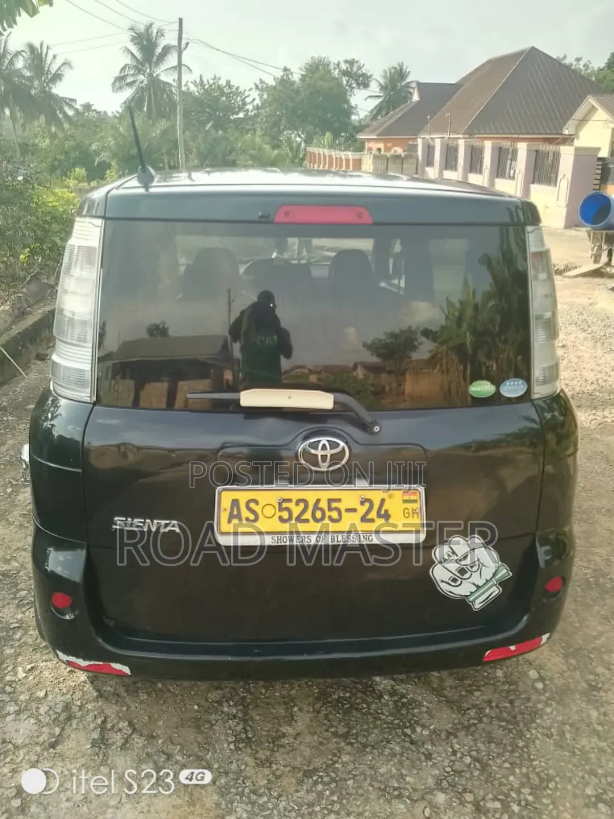 Toyota Sienta 2013 Black