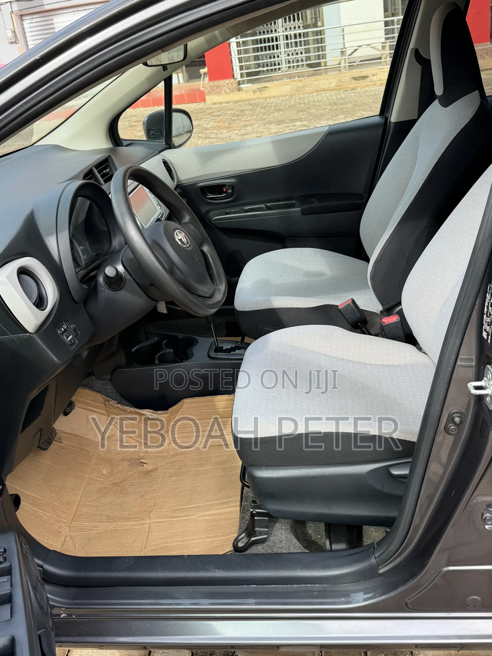 Toyota Vitz 2012 Gray
