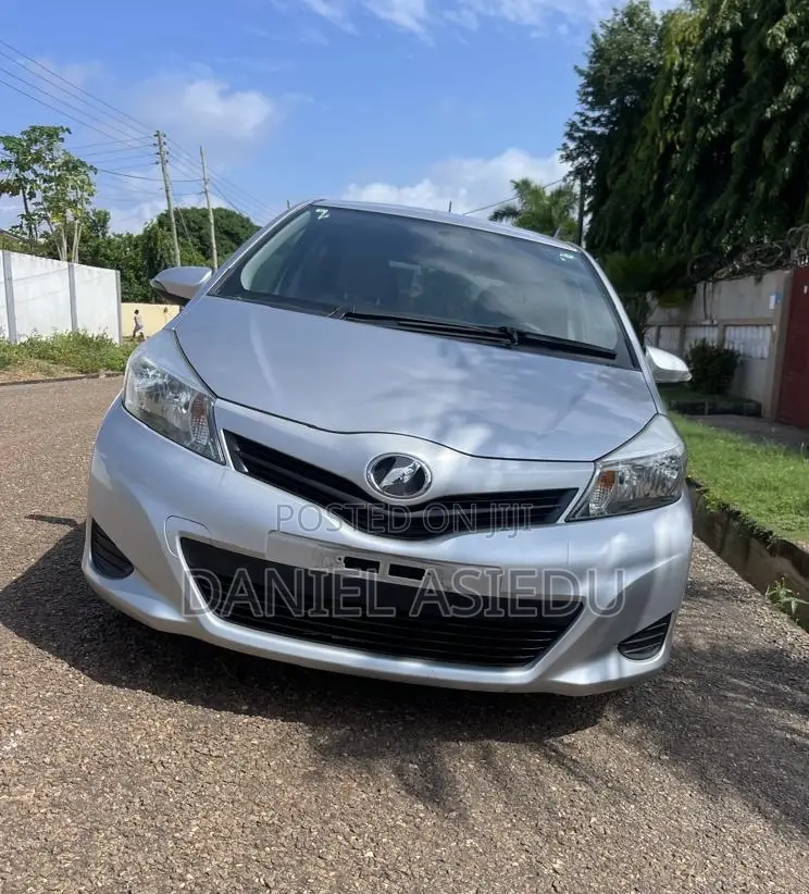 Toyota Vitz 1.3 AWD 3dr 2013 Silver