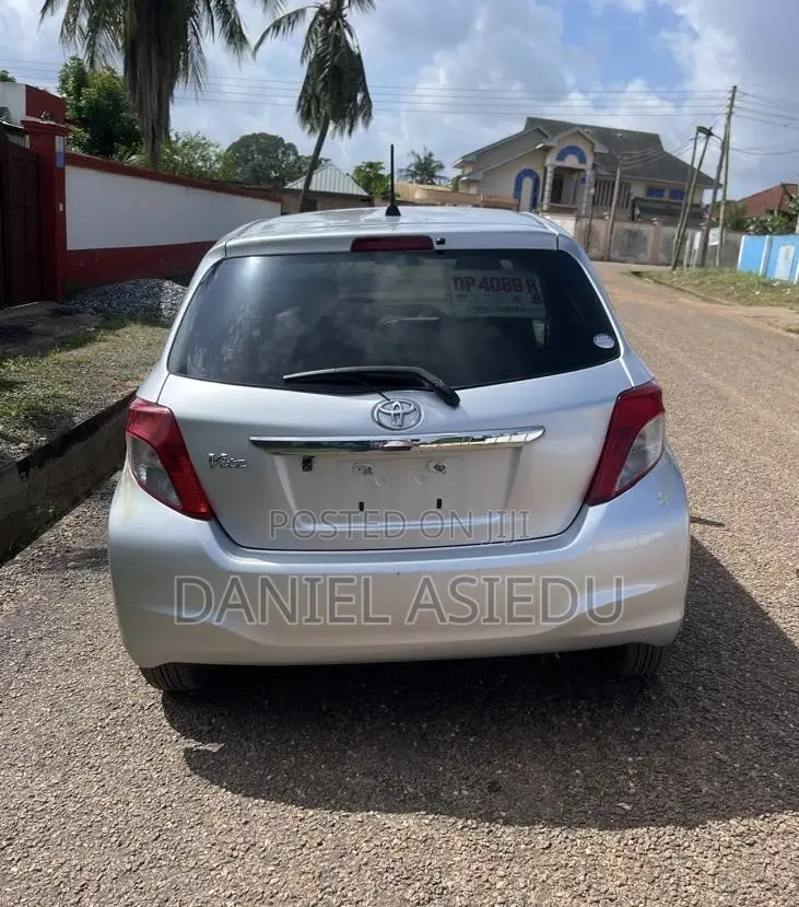 Toyota Vitz 1.3 AWD 3dr 2013 Silver
