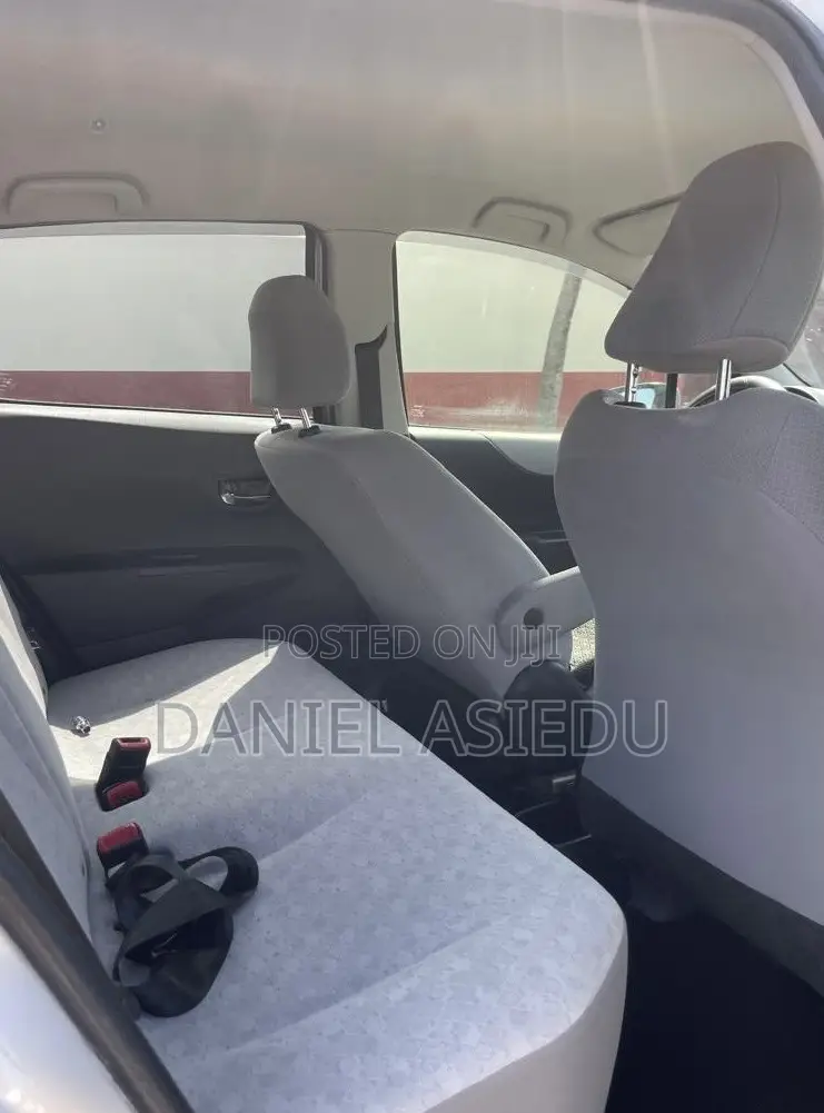 Toyota Vitz 1.3 AWD 3dr 2013 Silver