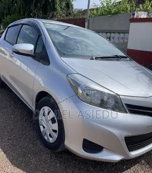 Toyota Vitz 1.3 AWD 3dr 2013 Silver