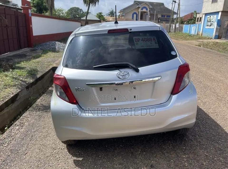 Toyota Vitz 1.3 AWD 3dr 2013 Silver