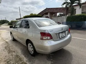 Toyota Yaris 2010 Silver