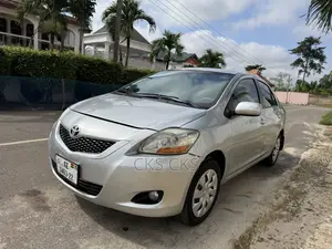 Toyota Yaris 2010 Silver