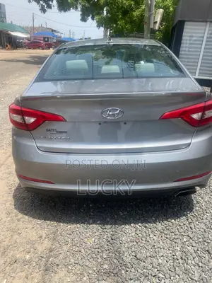 Hyundai Sonata Base Sedan FWD (2.4L 4cyl 6A) 2017 Silver