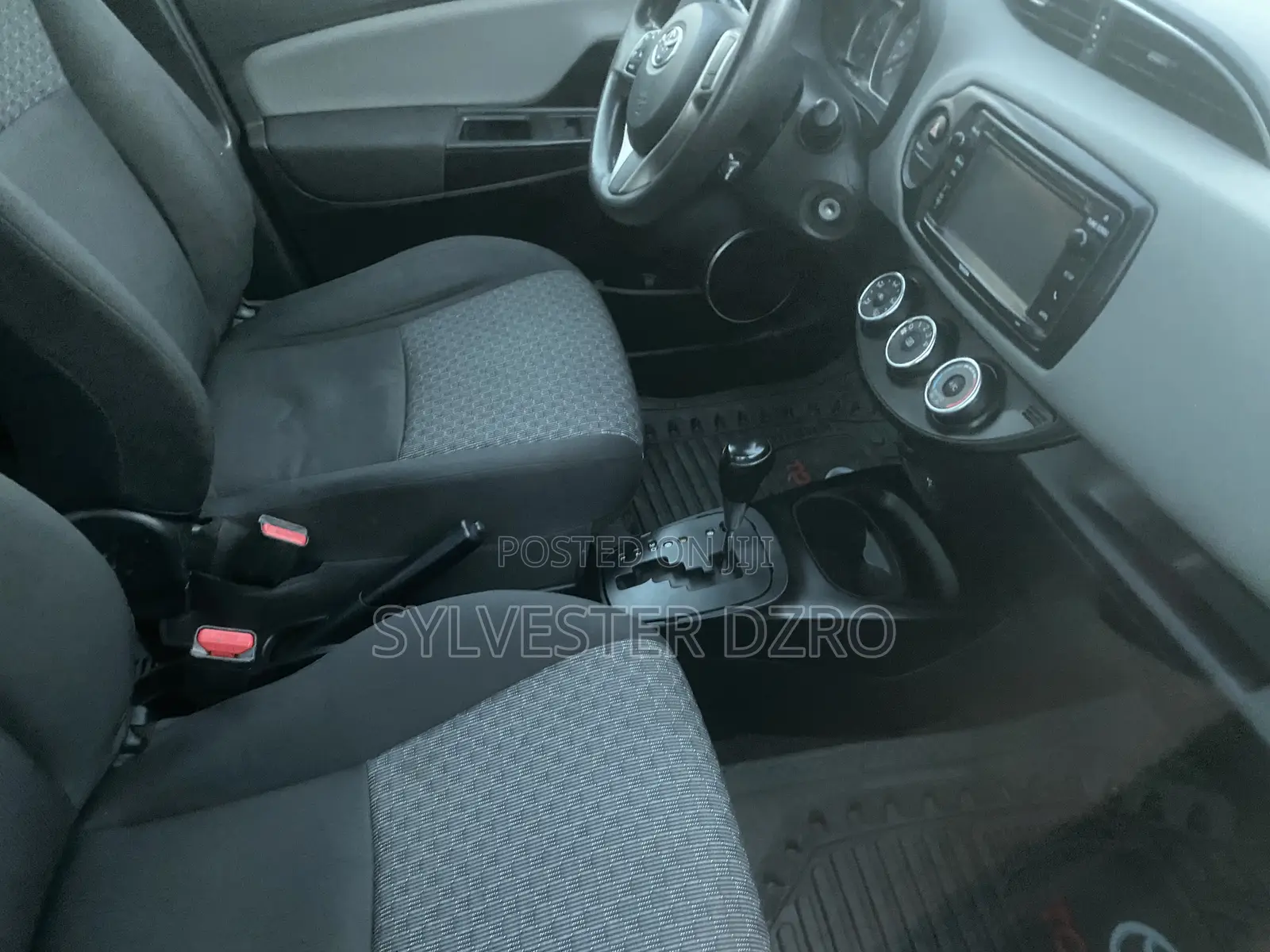 Toyota Yaris 2018 Red