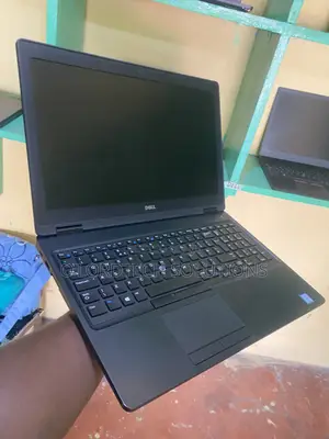 Laptop Dell Latitude 5580 8GB Intel Core i5 SSD 256GB