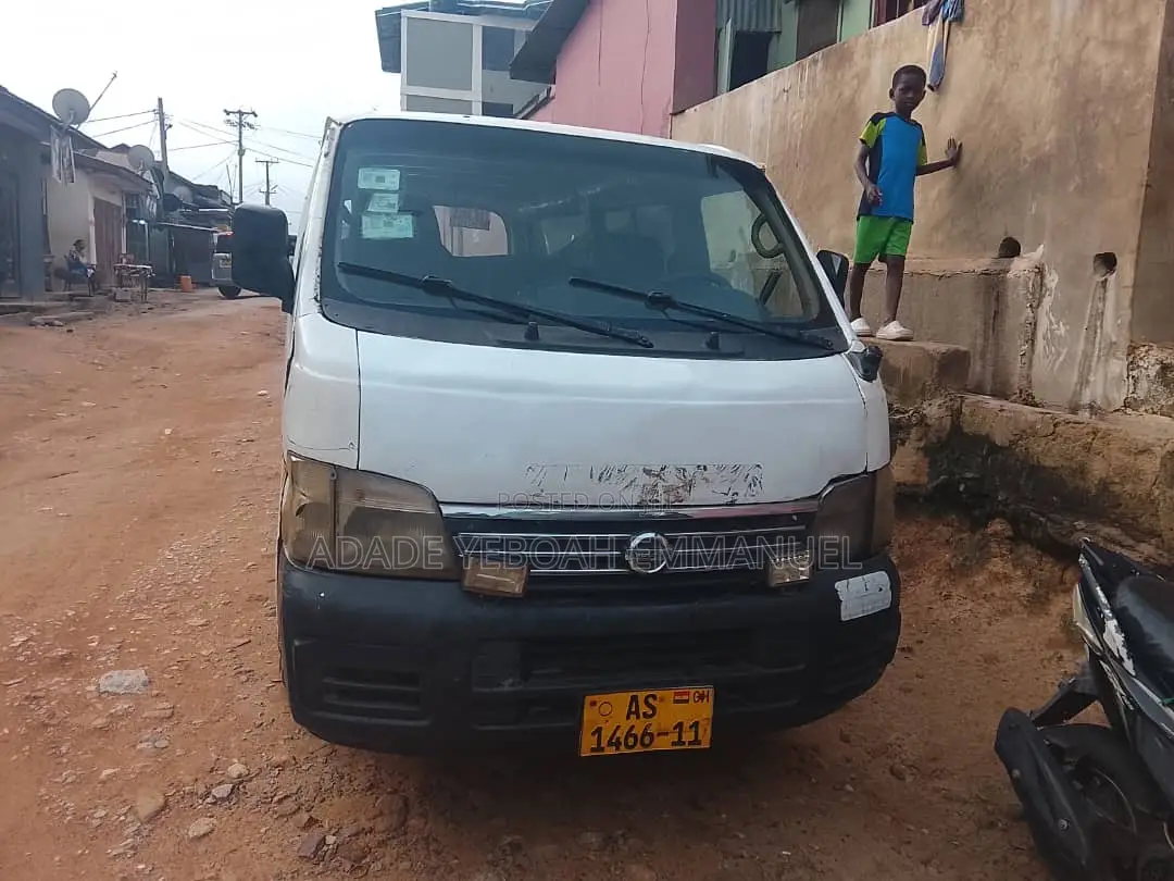 Nissan Caravan (Urvan) 2007 White