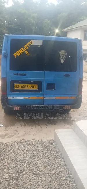Ford Transit 2005 Blue