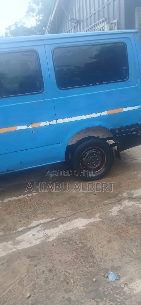Ford Transit 2005 Blue