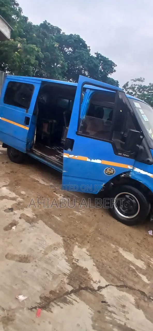 Ford Transit 2005 Blue