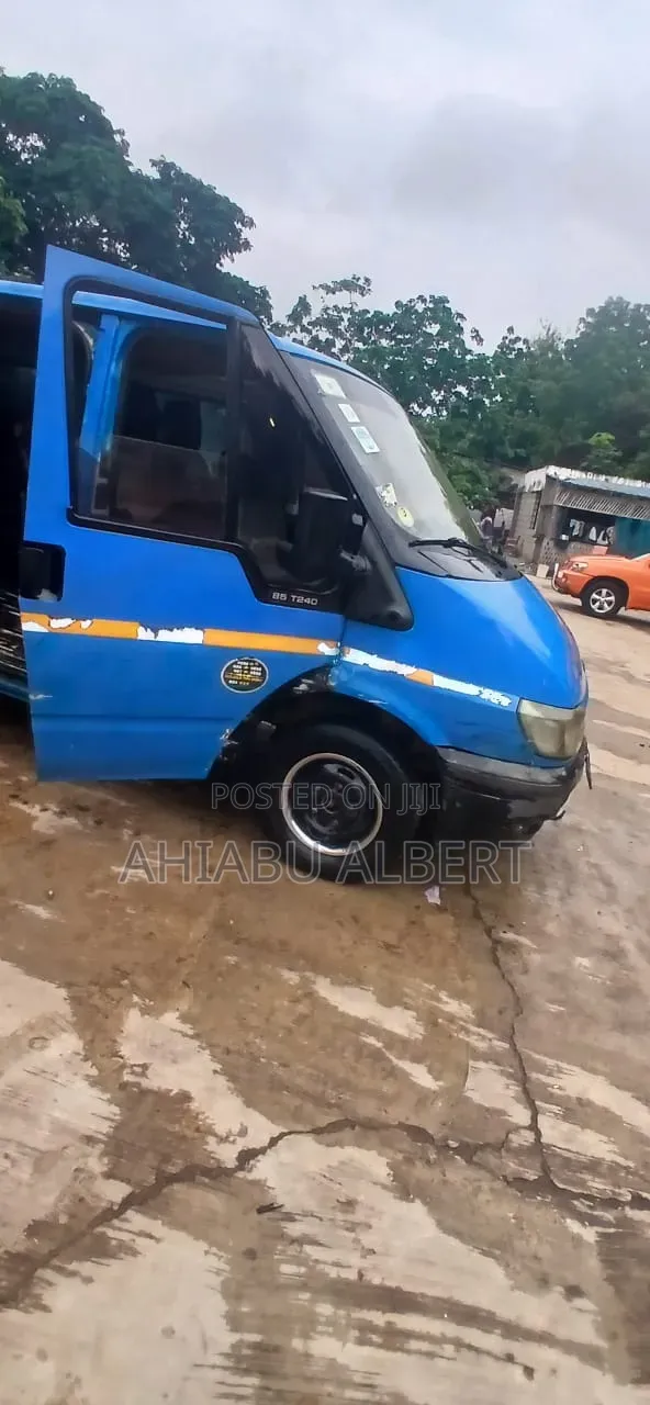 Ford Transit 2005 Blue