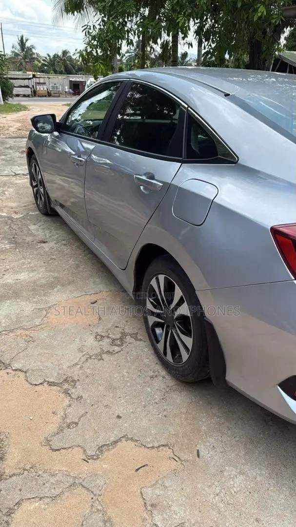 Honda Civic EX-L 4dr Sedan (1.5L 4cyl) 2017 Silver