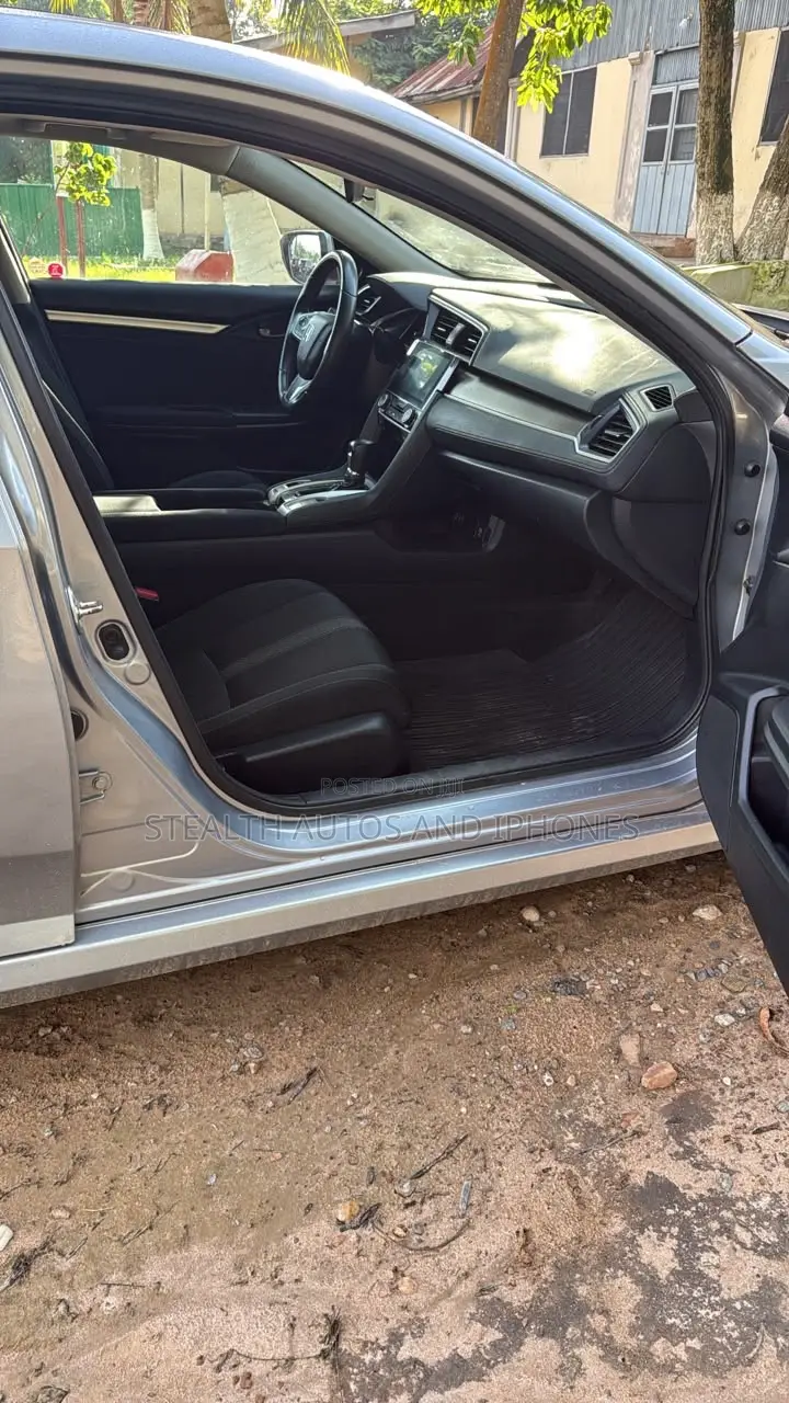 Honda Civic EX-L 4dr Sedan (1.5L 4cyl) 2017 Silver