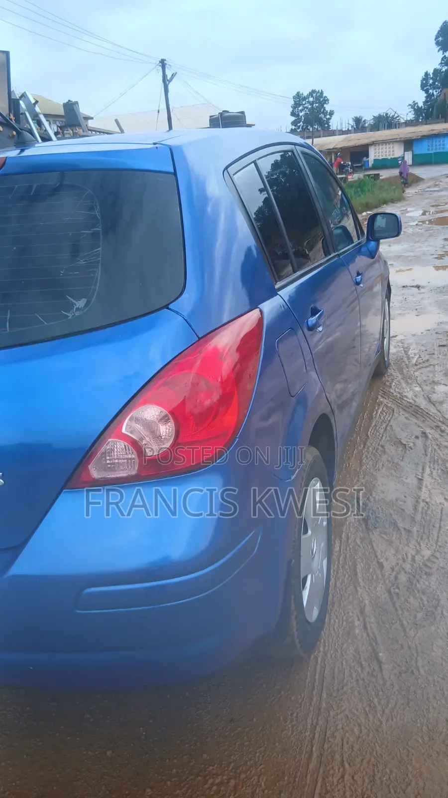 Nissan Versa 2011 Blue