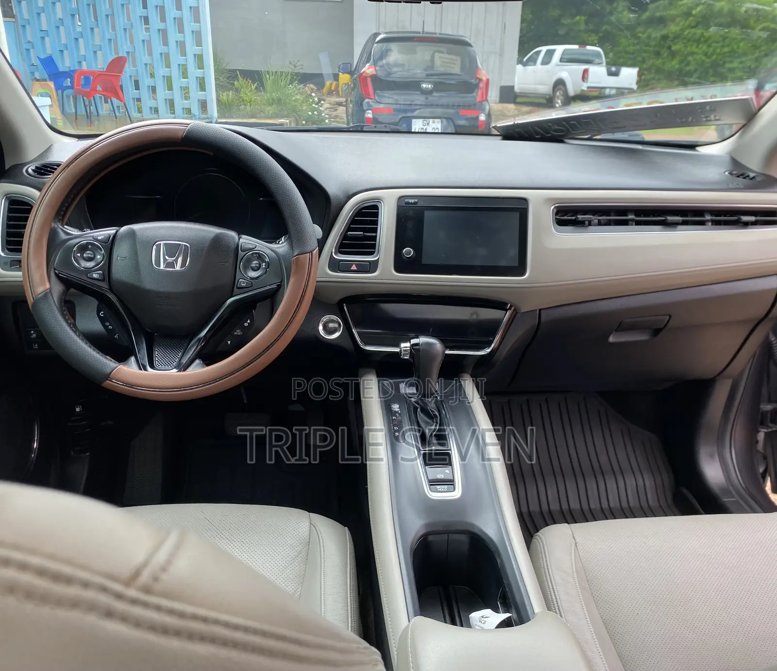 Honda HR-V Touring AWD 2019 Gray