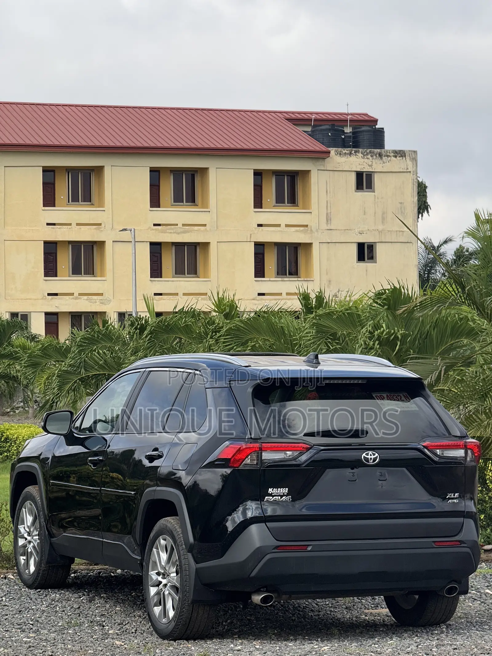 Toyota RAV4 XLE Premium AWD 2024 Black