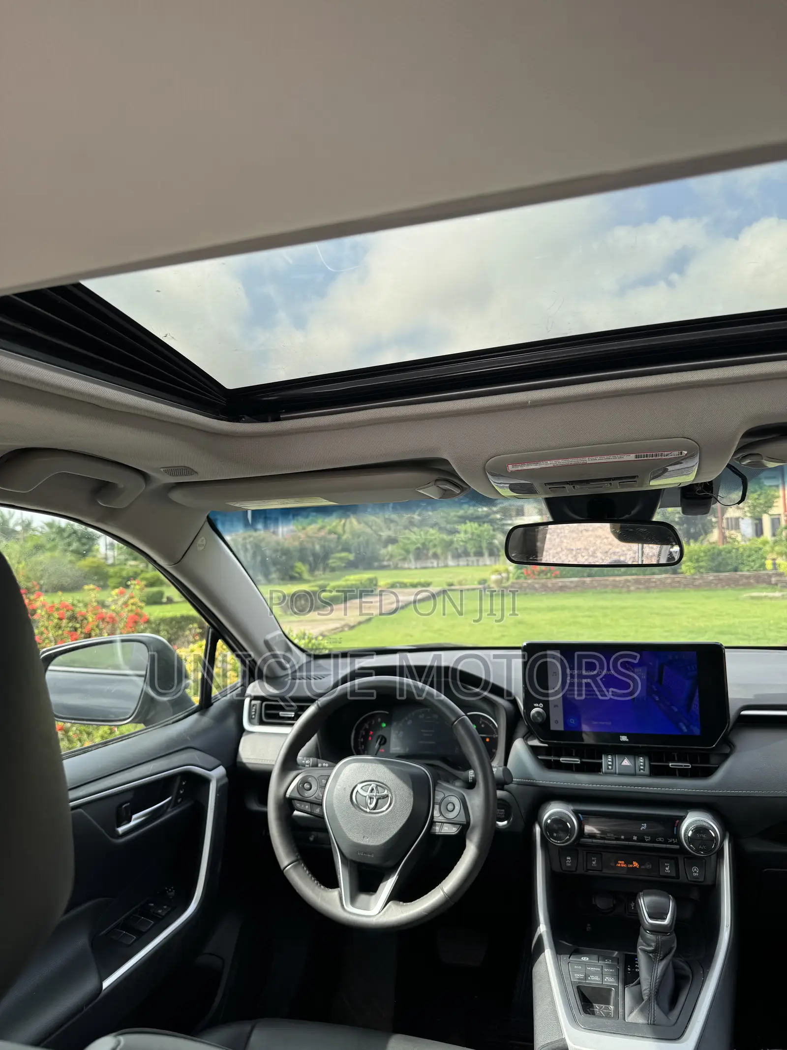 Toyota RAV4 XLE Premium AWD 2024 Black