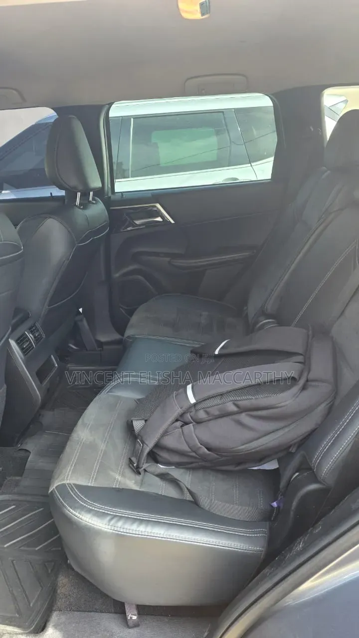 Mitsubishi Outlander SE 2022 Gray
