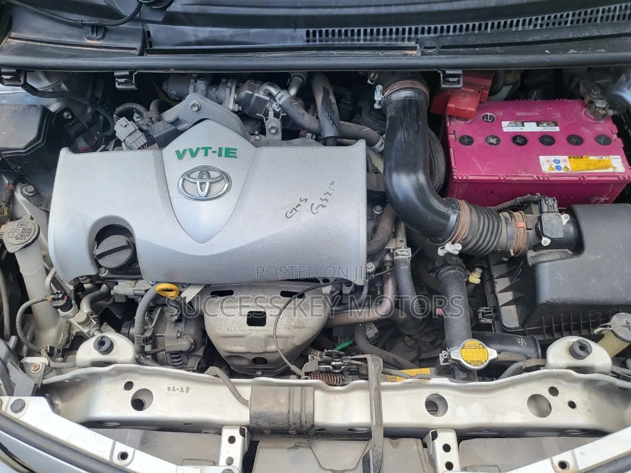 Toyota Vitz 1.3 AWD 5dr 2015 Silver
