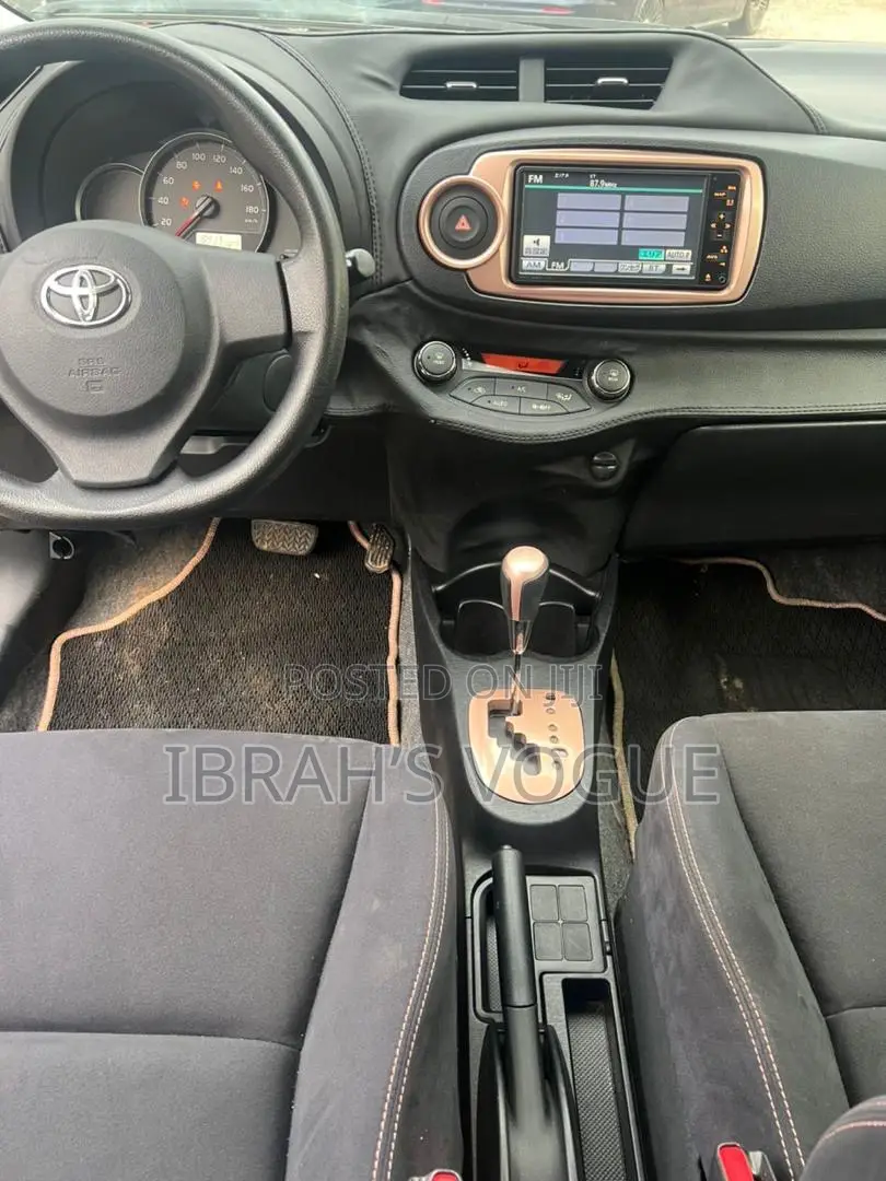 Toyota Vitz 2014 Black