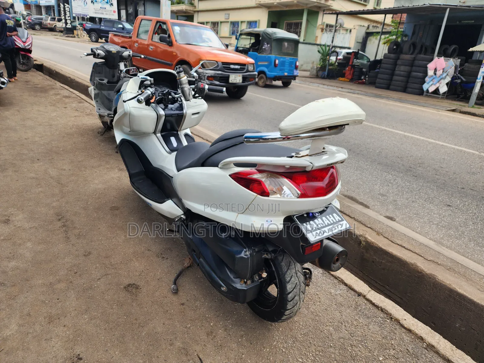 Yamaha Majesty 2010 White