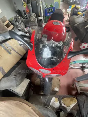 Triumph Bike 2000 Red