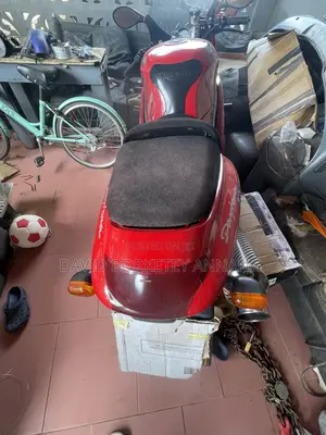 Triumph Bike 2000 Red