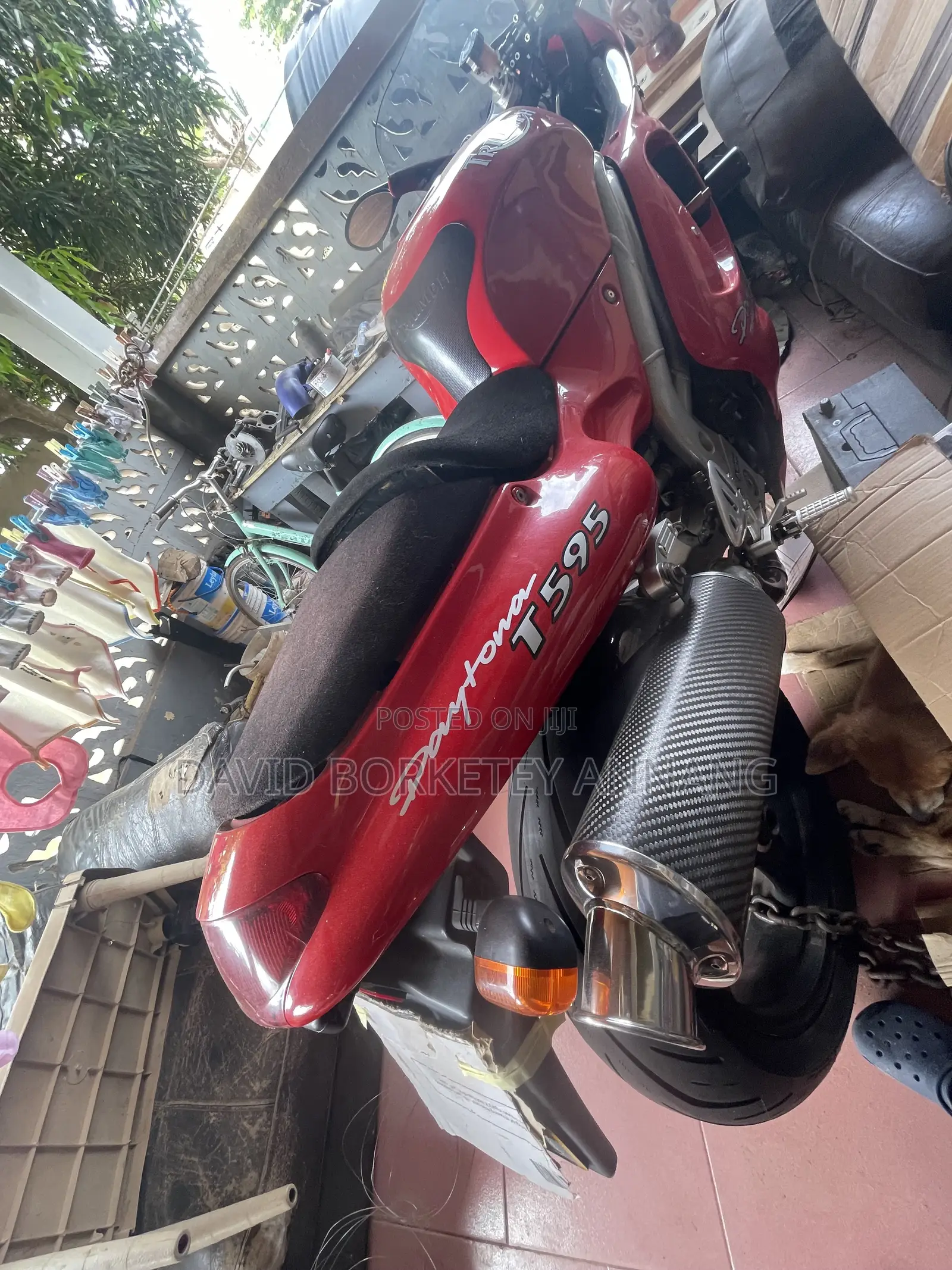 Triumph Bike 2000 Red