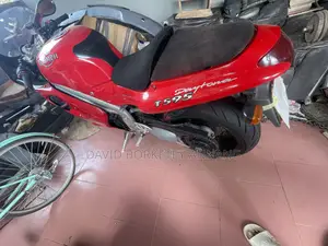 Triumph Bike 2000 Red