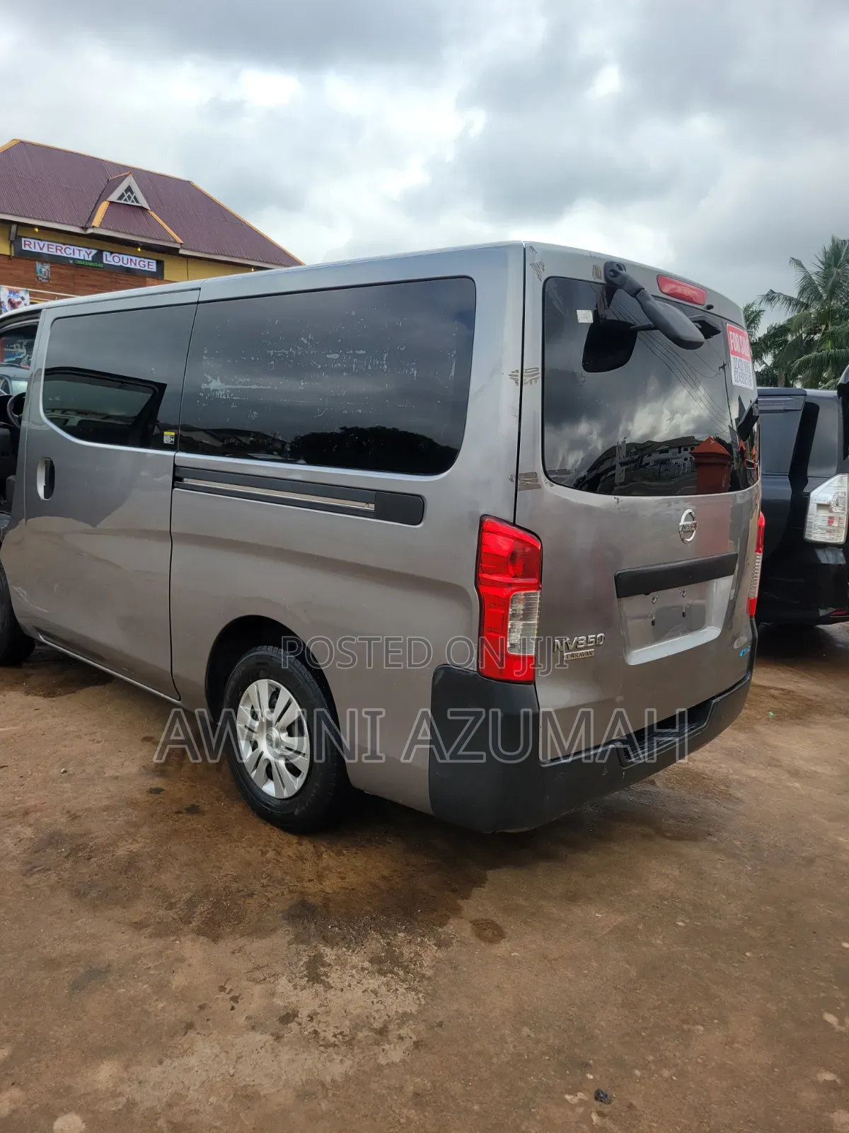 Nissan Caravan (Urvan) 2016 Silver