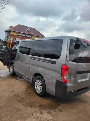 Nissan Caravan (Urvan) 2016 Silver