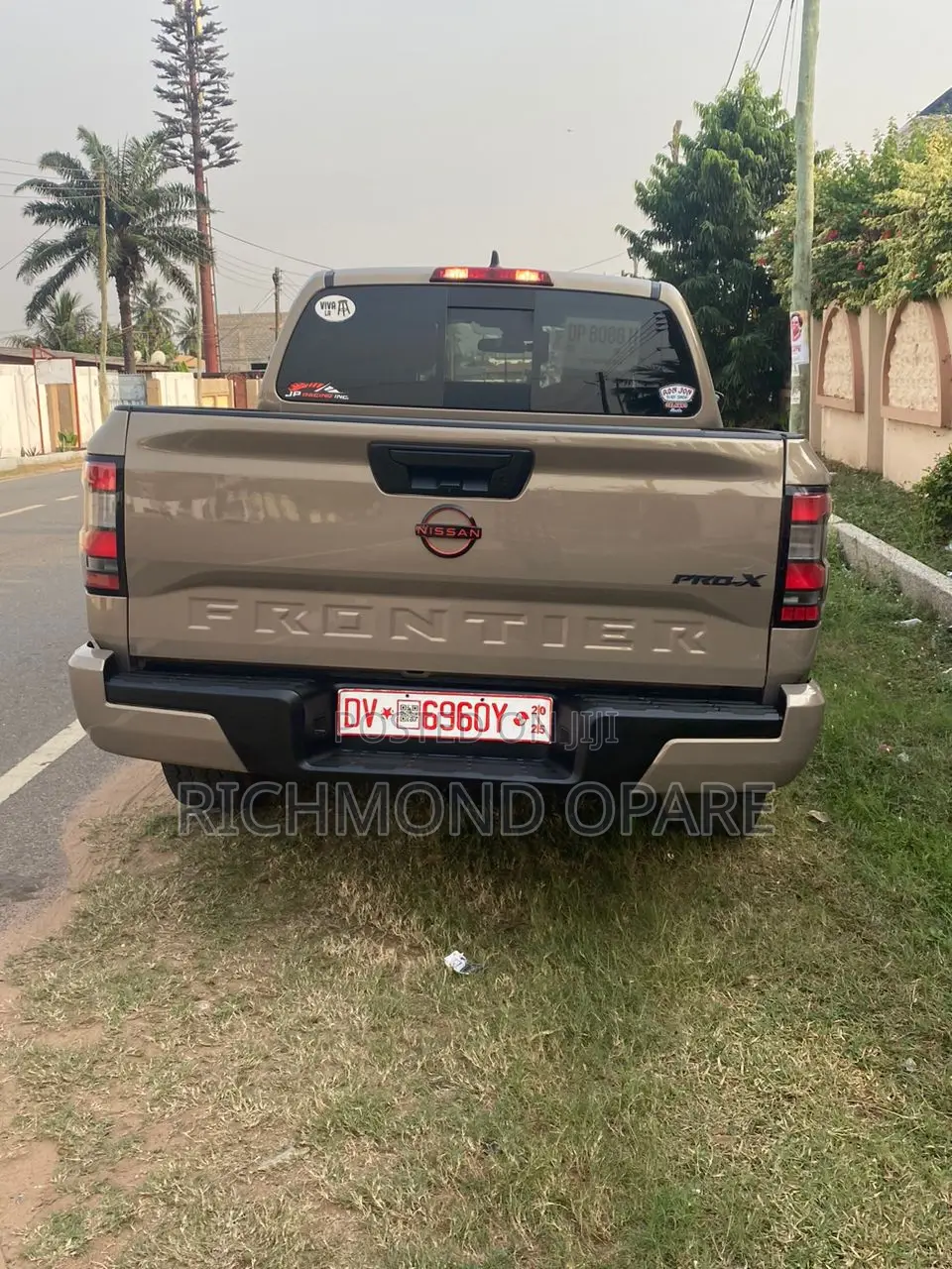 Nissan Frontier PRO-X 2024 Gold
