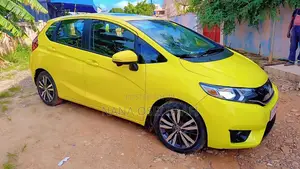 Honda Fit 2017 Yellow