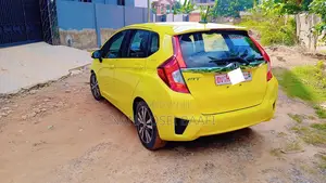 Honda Fit 2017 Yellow