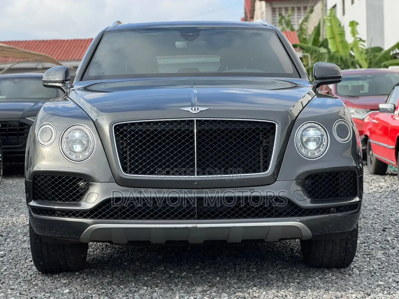 Bentley Bentayga V8 AWD 2019 Gray