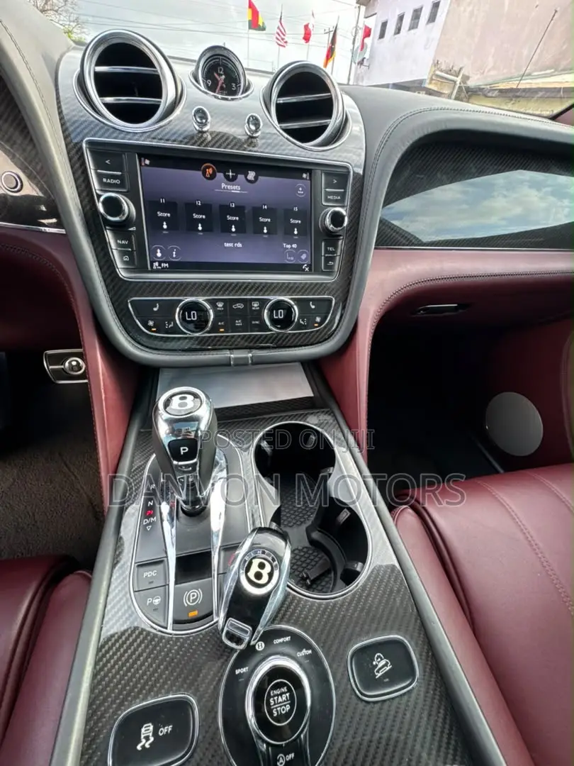 Bentley Bentayga V8 AWD 2019 Gray