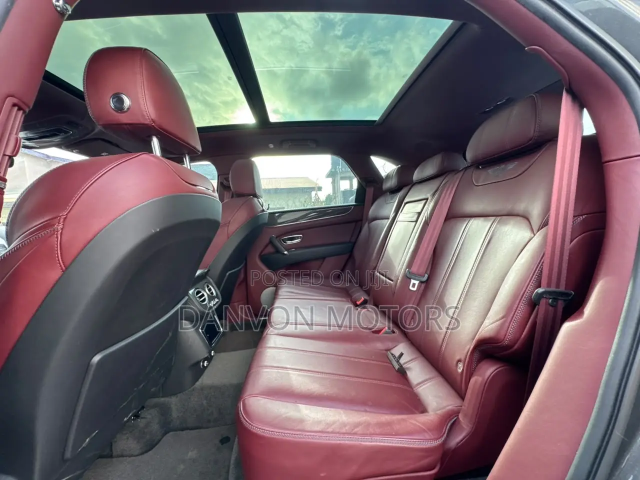 Bentley Bentayga V8 AWD 2019 Gray
