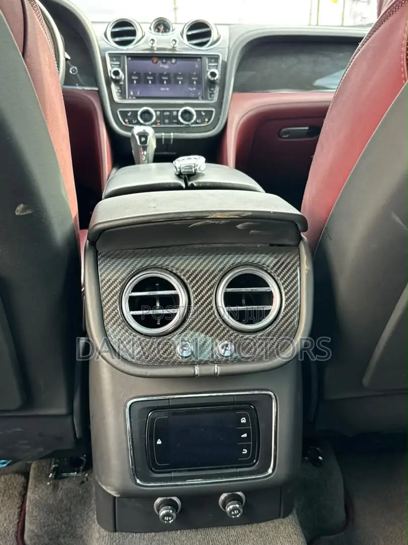 Bentley Bentayga V8 AWD 2019 Gray