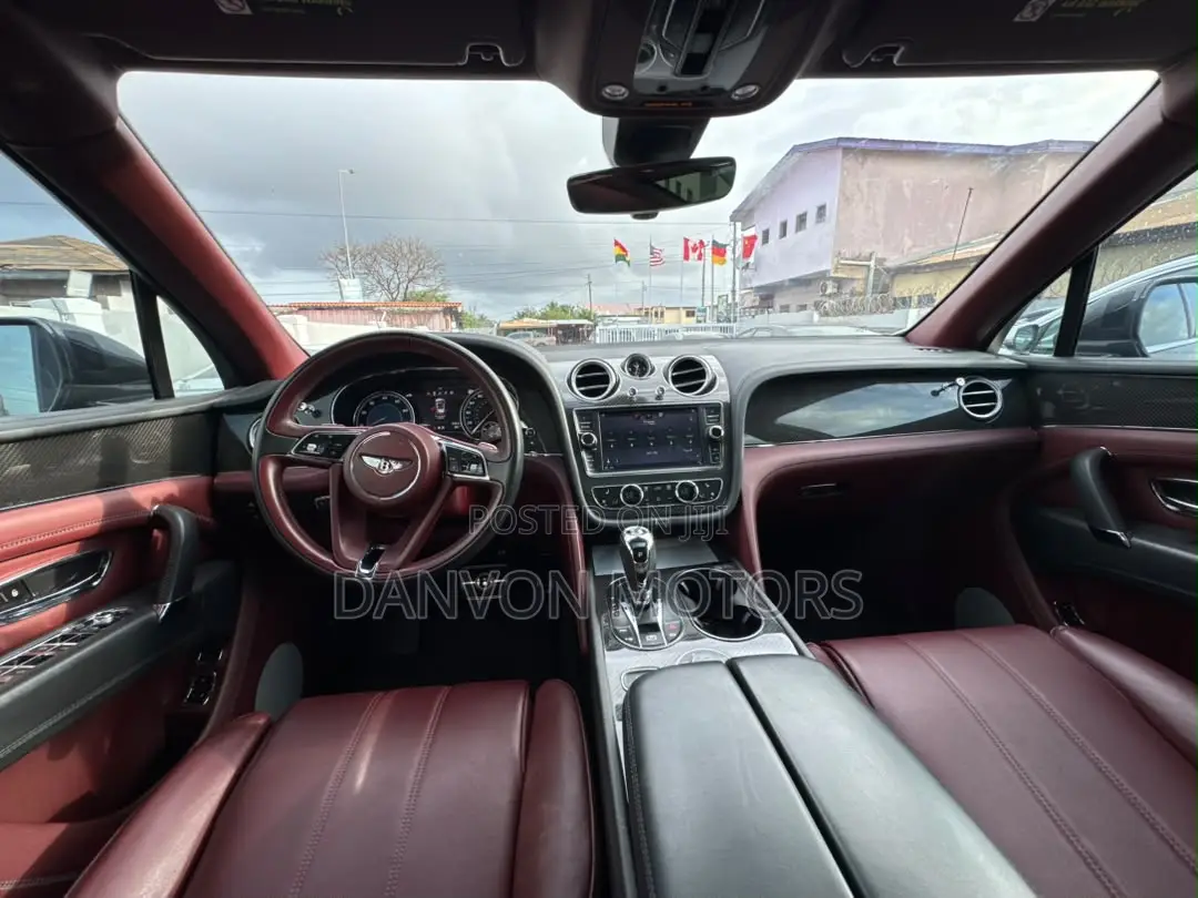 Bentley Bentayga V8 AWD 2019 Gray