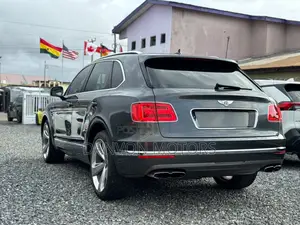 Bentley Bentayga V8 AWD 2019 Gray