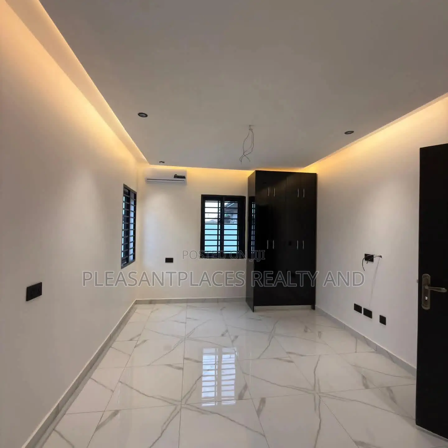 3bdrm House in Pleasantplaces And, New Legon for sale
