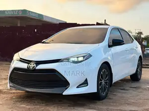 Toyota Corolla 2018 White