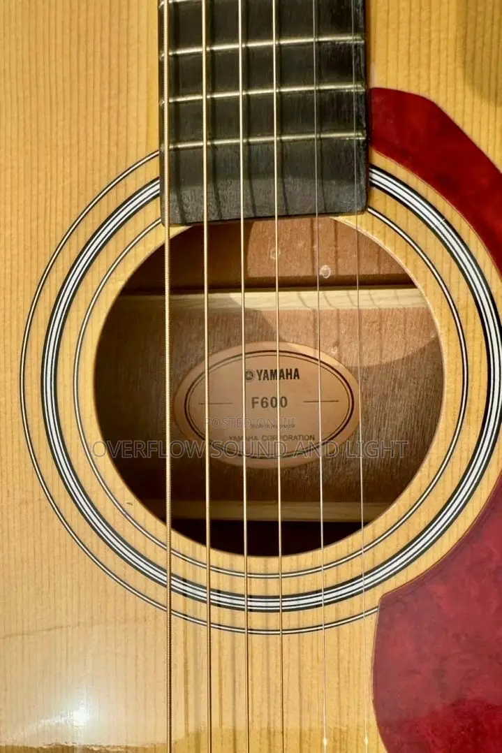 Acoustic Yamaha Guitar With Case