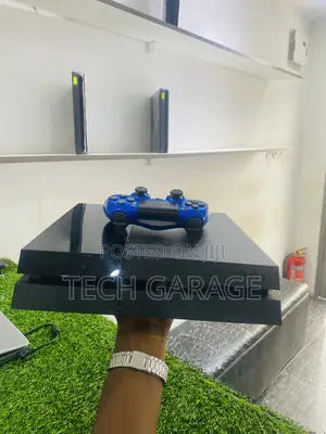 Playstation 4 Standard