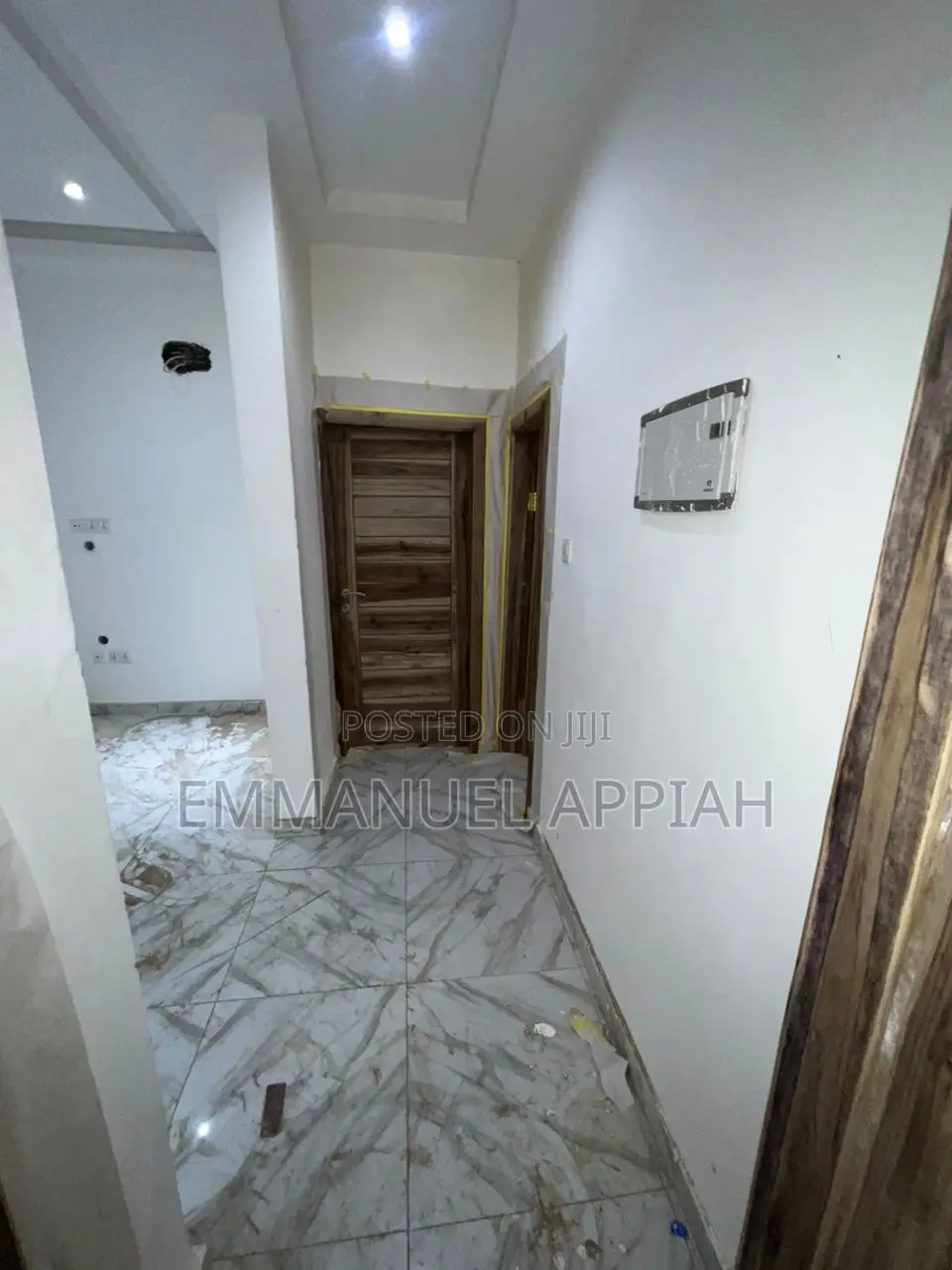5 Stores and Apt for Sale at Ga Ablekuma Odumase